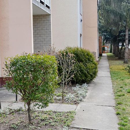 Krisztina Apartman 81 Hajdúszoboszló Екстериор снимка